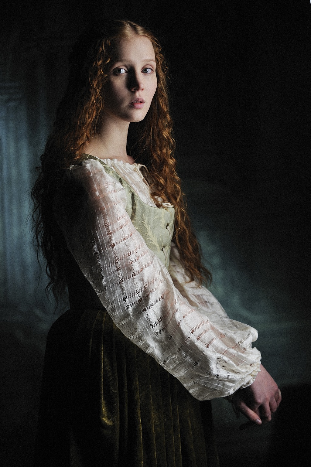 Isolda Dychauk as Lucrezia Borg...